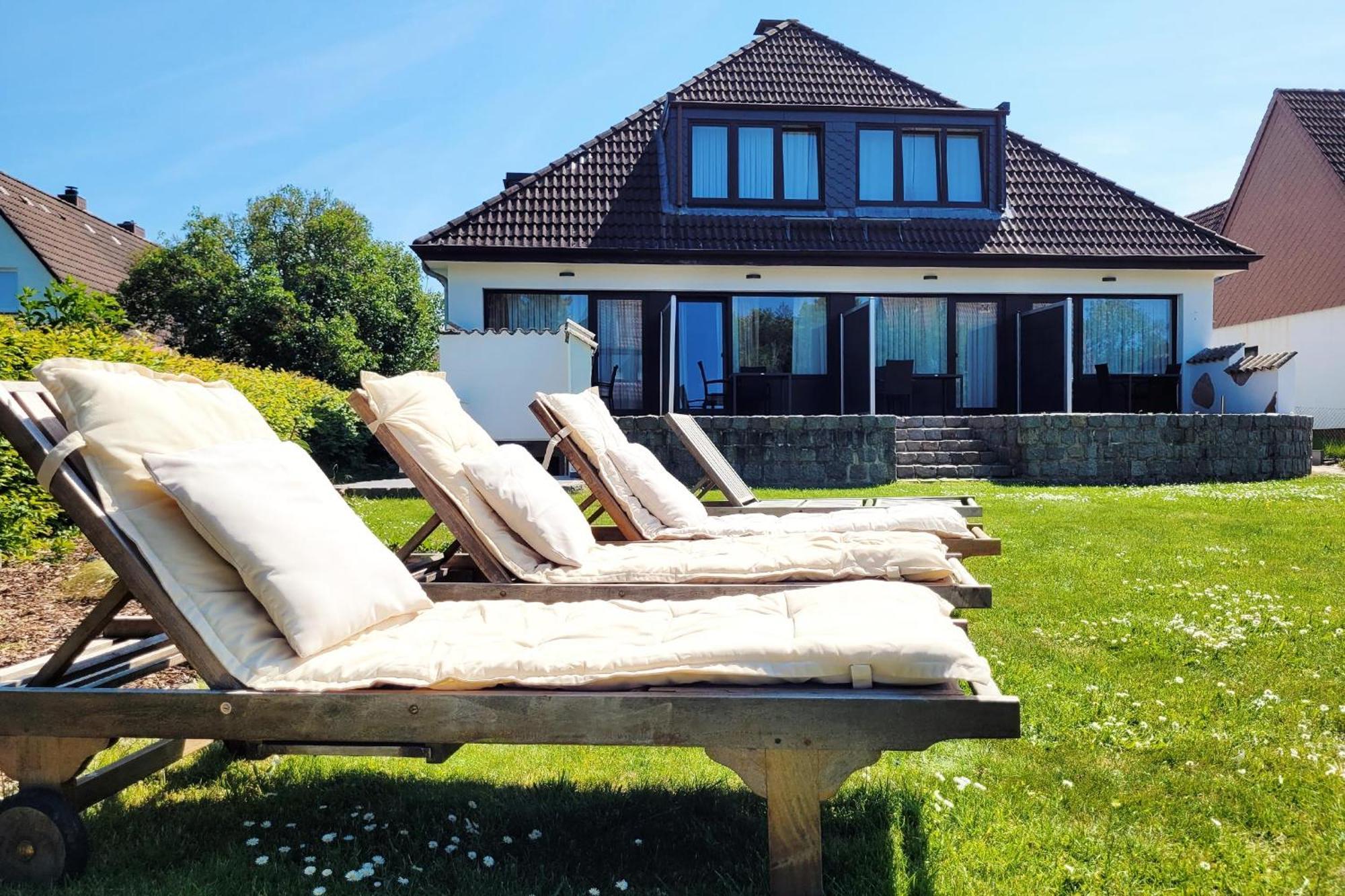 Gemuetliche & Moderne Ferienwohnung - Nur 7 Gehminuten Vom Strand Entfernt, Inklusive Parkplatz Und Gartenzugang Scharbeutz Exterior foto